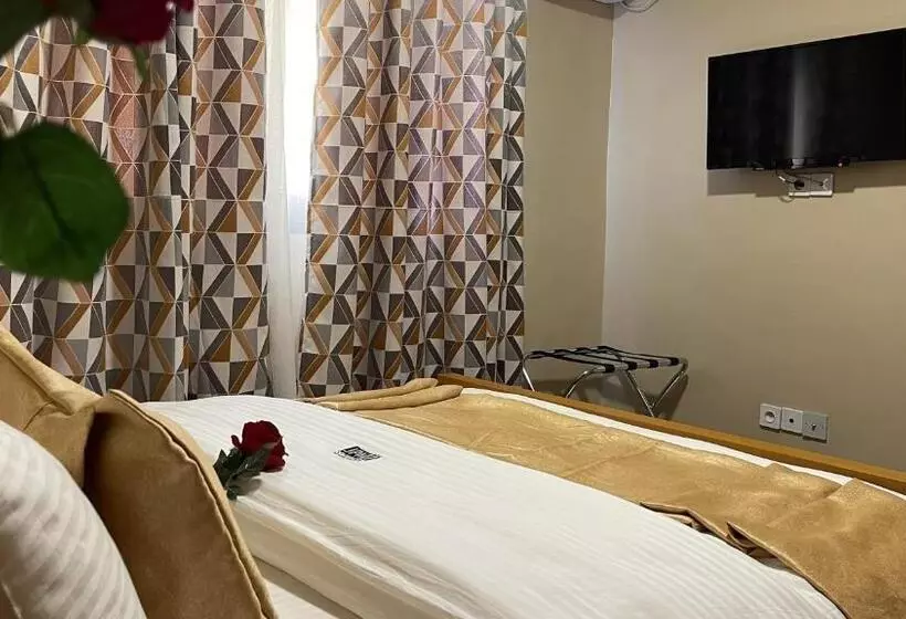 Hotel Jpn Square Douala