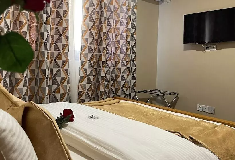 Hotel Jpn Square Douala