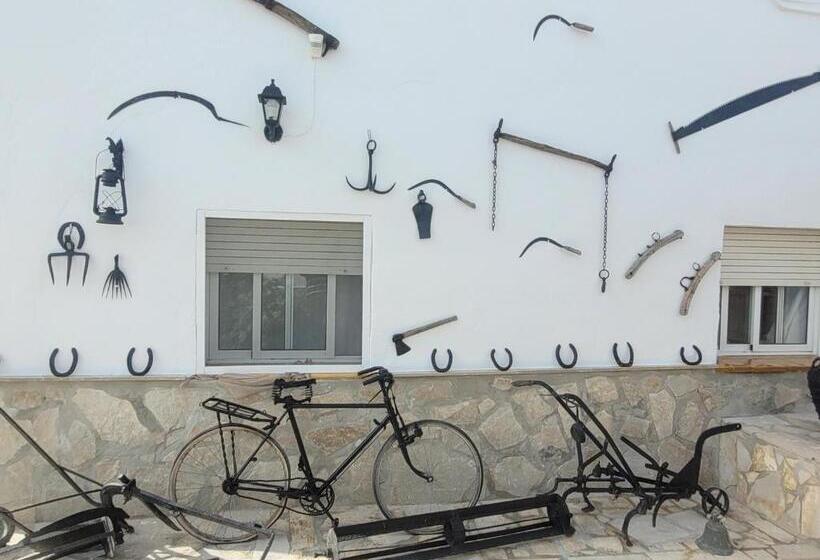 هتل La Llar De Laura 2