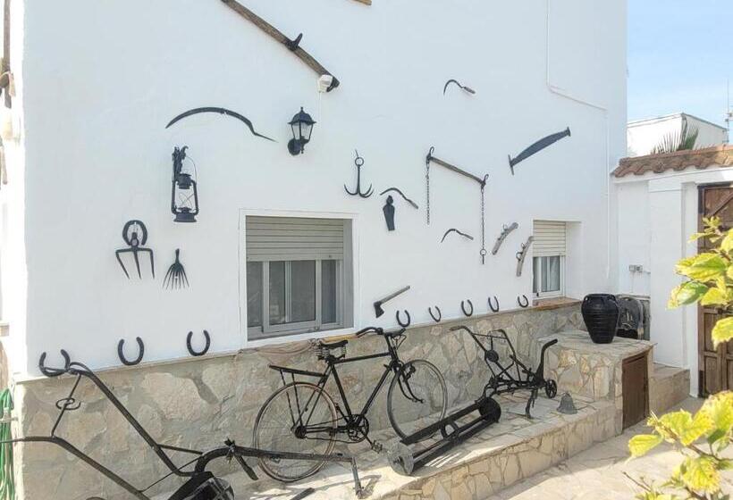 هتل La Llar De Laura 2