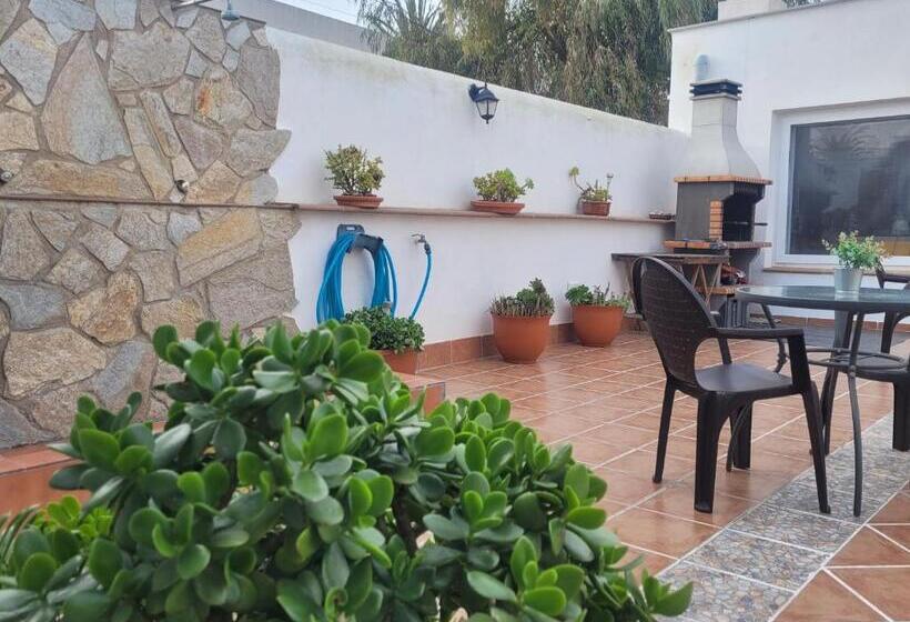 هتل La Llar De Laura 2