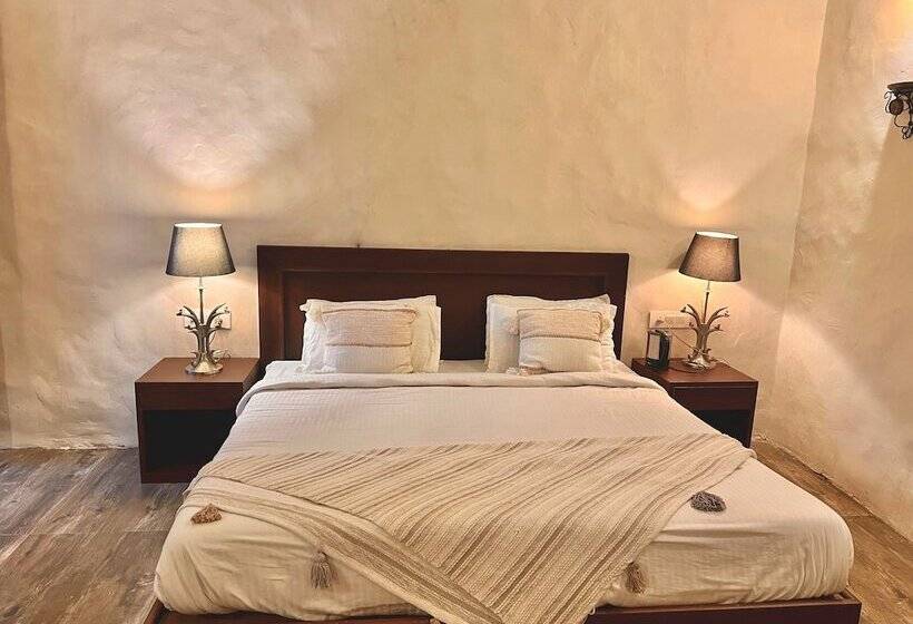 בית מלון כפרי Maati Resort By The Lake Hill