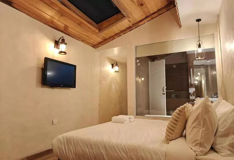 Hotelli Maati Resort By The Lake Hill