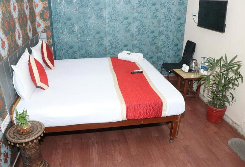 בית מלון כפרי New Agarwal