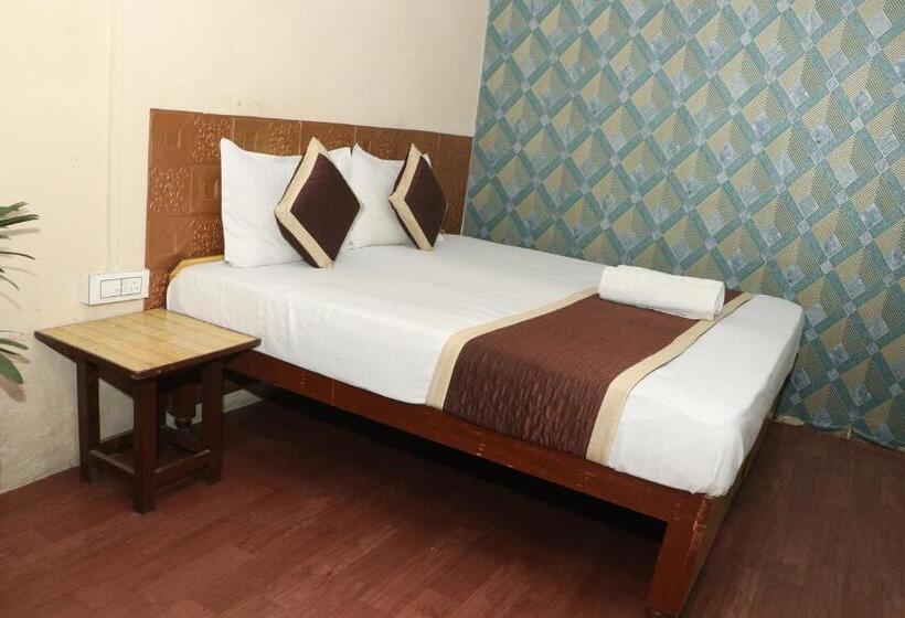 בית מלון כפרי New Agarwal