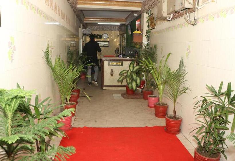 בית מלון כפרי New Agarwal