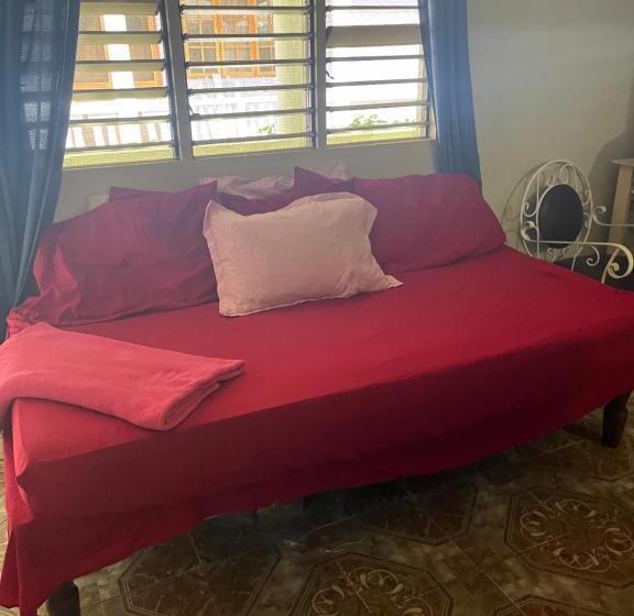 پانسیون Andre S Guest House