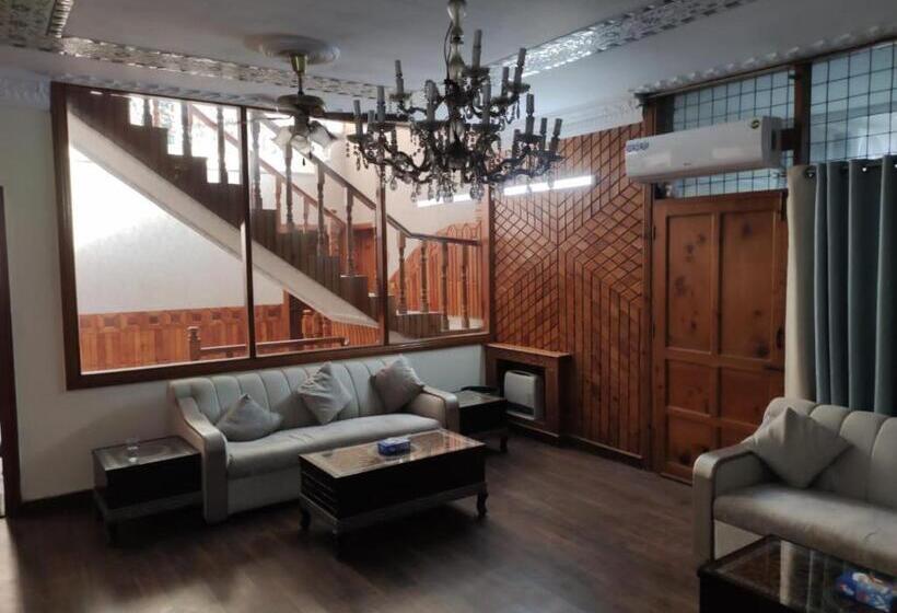 پانسیون Askari Gold Crest