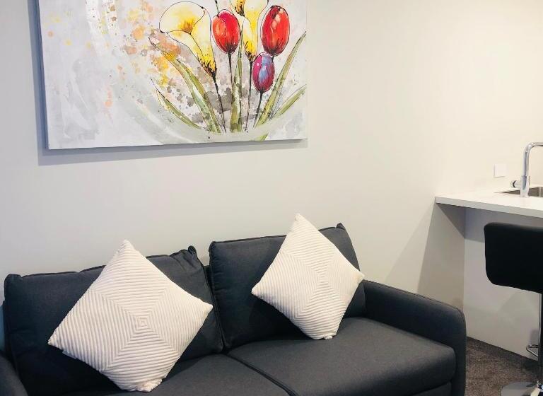 膳宿费 Christchurch Airport Stop