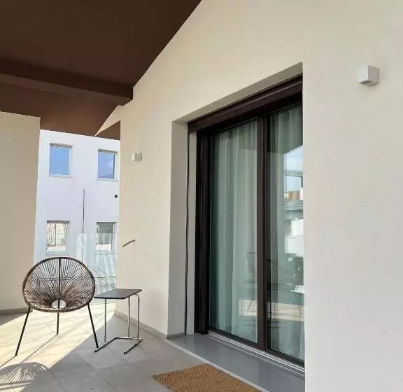 Majatalo Green House