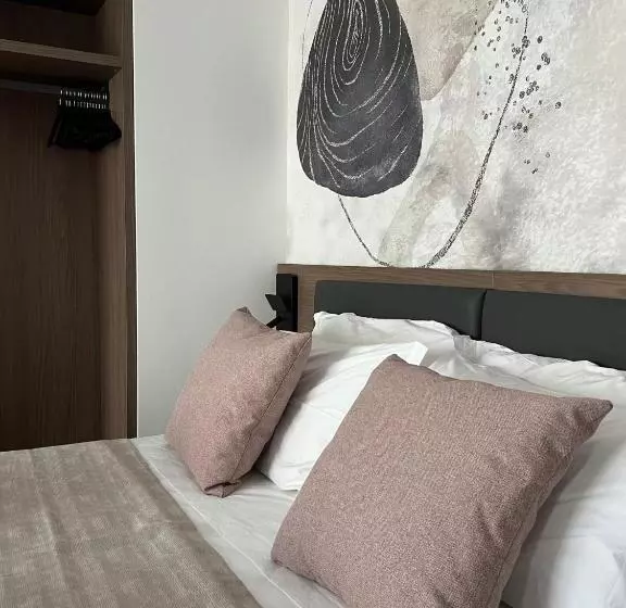 Majatalo Green House