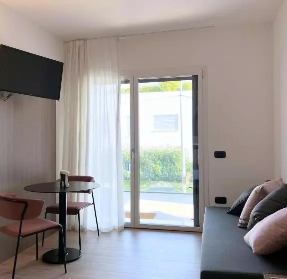 Majatalo Green House