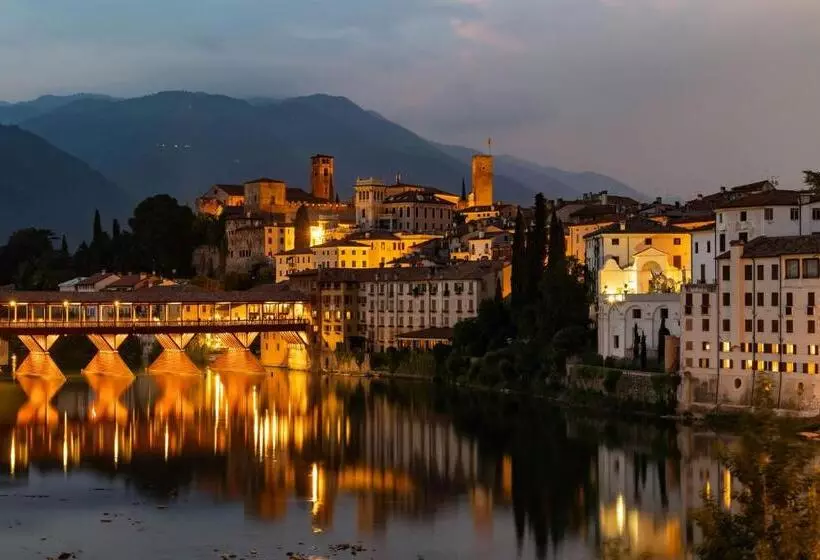 Majatalo Green House