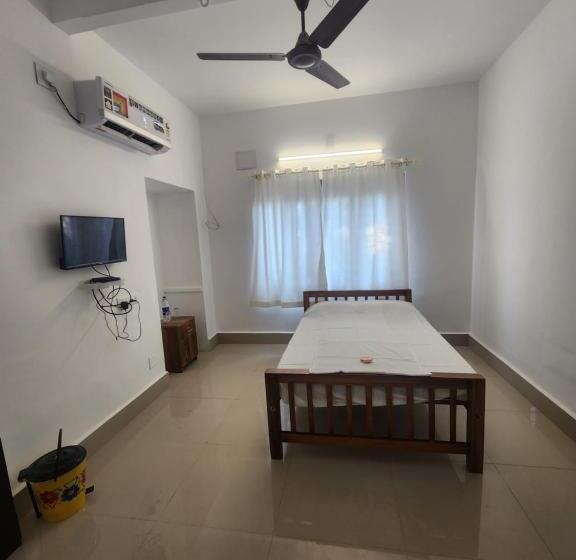 Пансион Holidaze