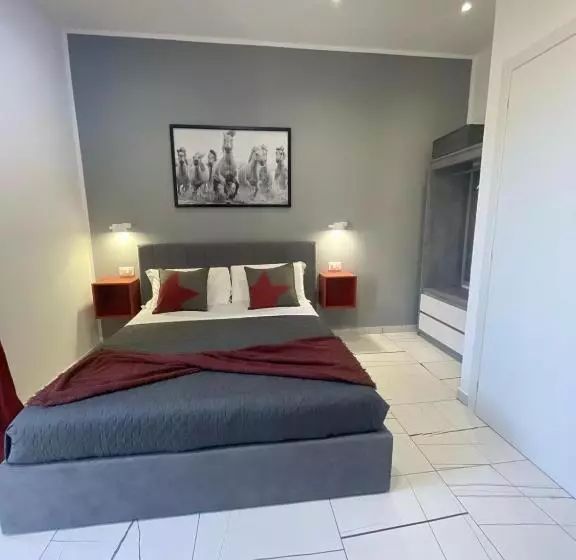 پانسیون Laura Rooms