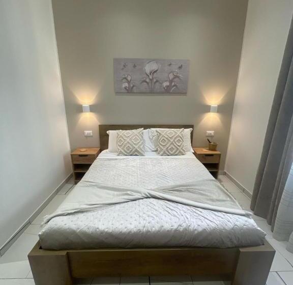 بنسيون Laura Rooms