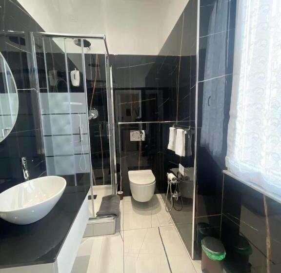 بنسيون Laura Rooms