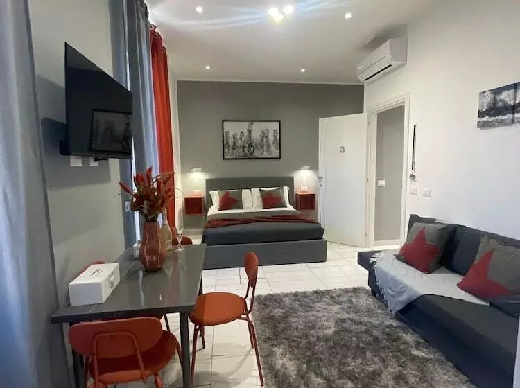 پانسیون Laura Rooms