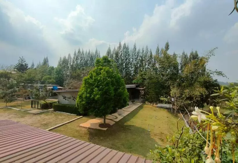 ベッドアンドブレックファースト Moon Loft    บ้านเพื่อน เขาใหญ่ ที่พัก อาหารและเครื่องดื่ม