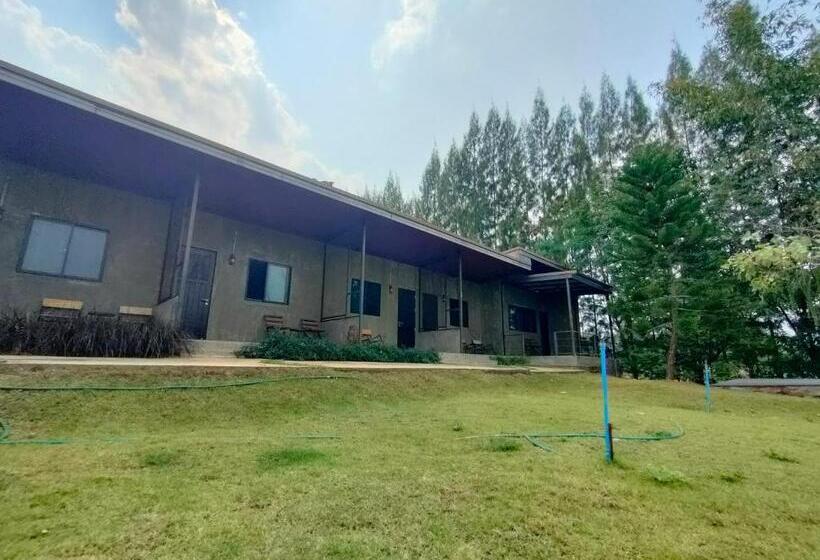 Bed and Breakfast Moon Loft บ้านเพื่อน เขาใหญ่ ที่พัก อาหารและเครื่องดื่ม