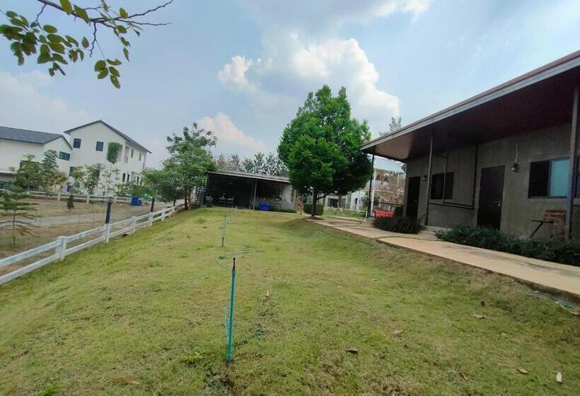 Bed and Breakfast Moon Loft บ้านเพื่อน เขาใหญ่ ที่พัก อาหารและเครื่องดื่ม