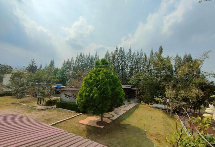 Bed and Breakfast Moon Loft บ้านเพื่อน เขาใหญ่ ที่พัก อาหารและเครื่องดื่ม