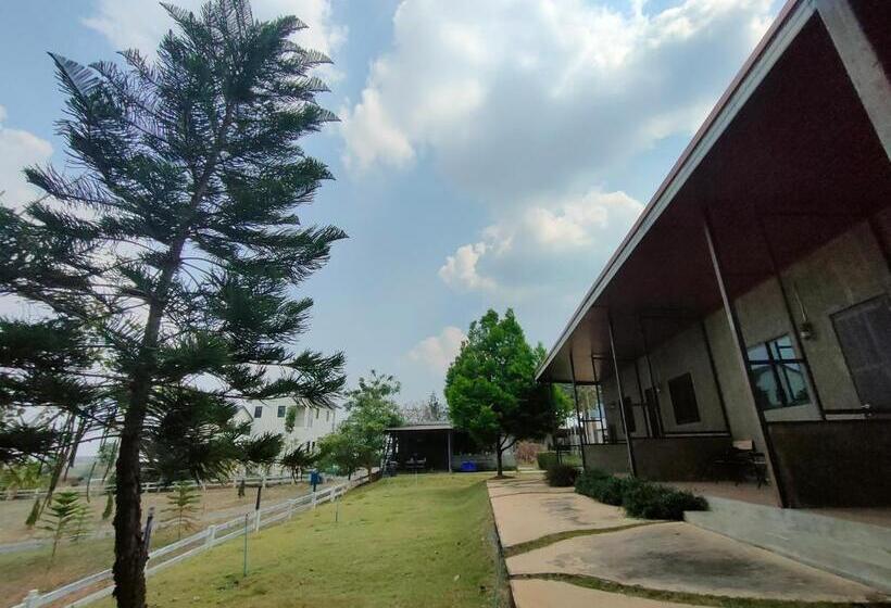 Bed and Breakfast Moon Loft บ้านเพื่อน เขาใหญ่ ที่พัก อาหารและเครื่องดื่ม