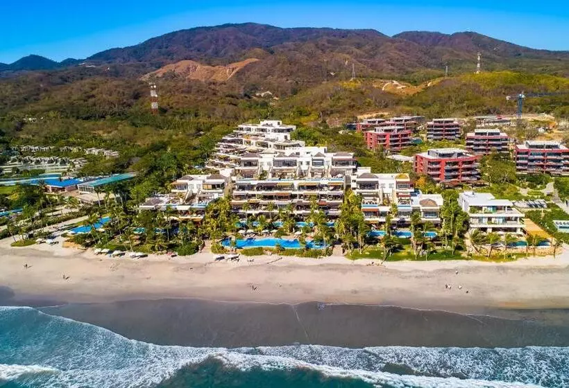 هتل Coastal Veneros Residence