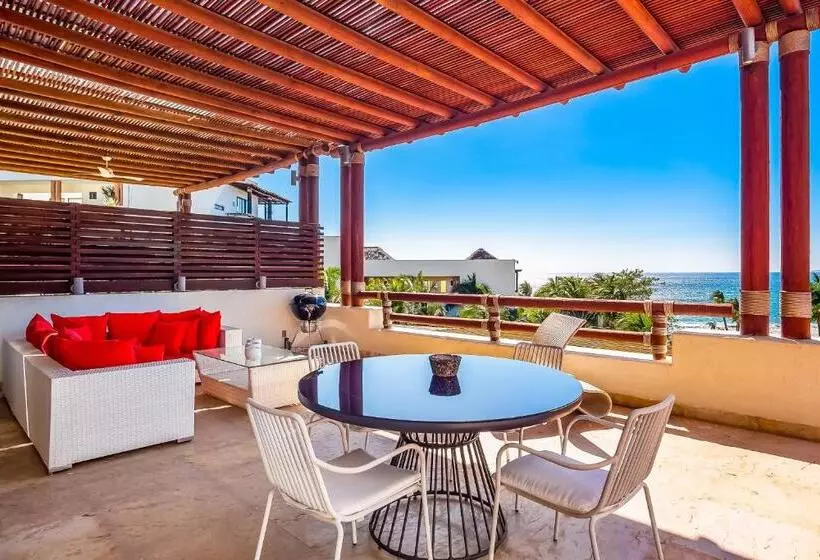 هتل Coastal Veneros Residence