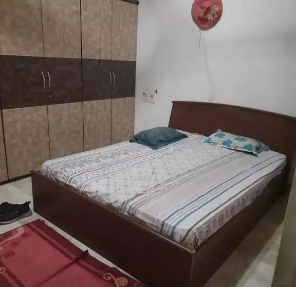 پانسیون Premanand S House