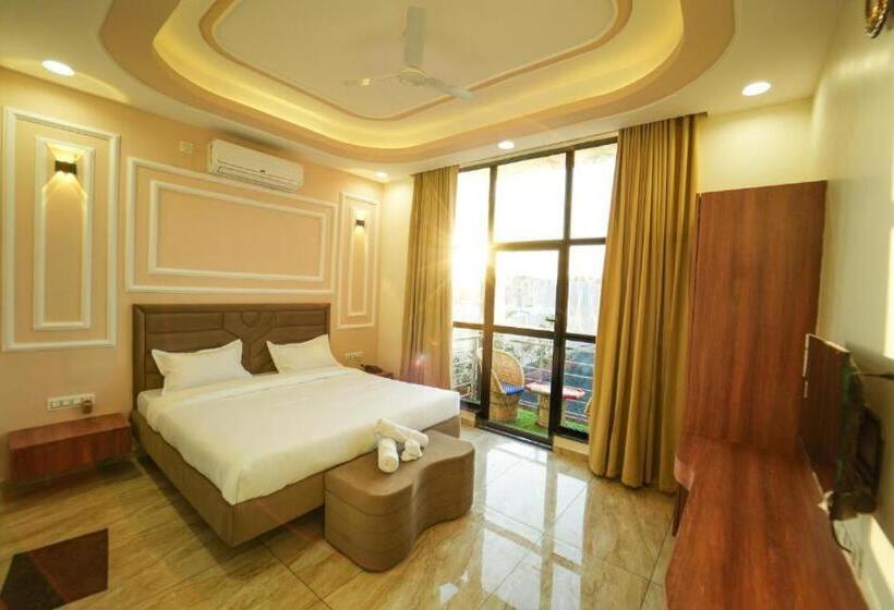 The Royal Rivera Resort