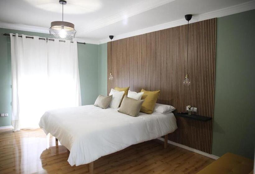 تختخواب و صبحانه La Parada De Posadas