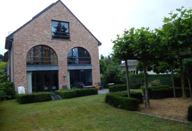 تختخواب و صبحانه Work, Relax, Sleep In Modern Villa