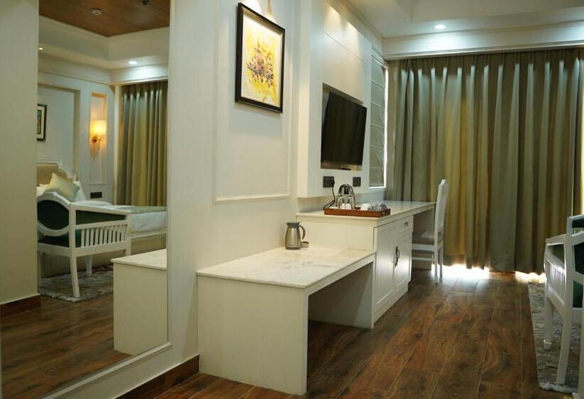 ホテル Casa De Bello, Nainital, Near Kainchi Dham