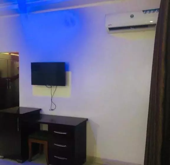 هتل Mclorrets Suites