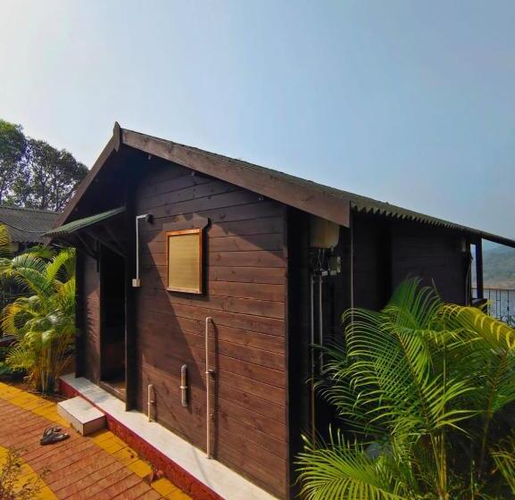 Hotell On The High Ground Tourism Point