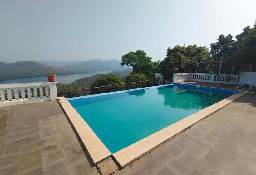 Hotell On The High Ground Tourism Point