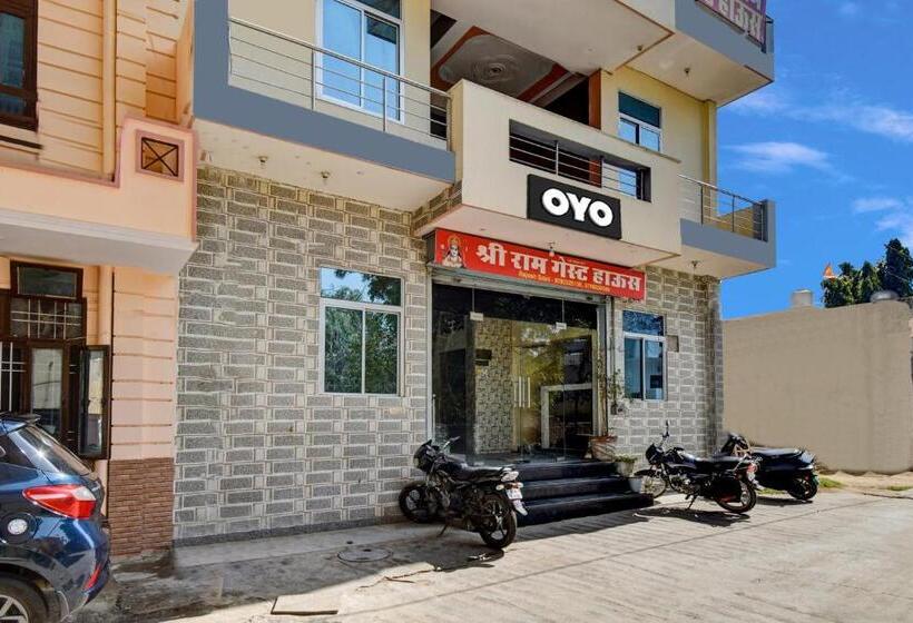 Hotel Oyo Shree Ram Guest House