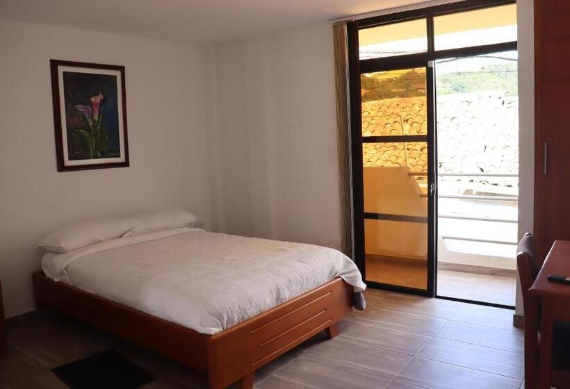 هتل San Marcos Las Lajas