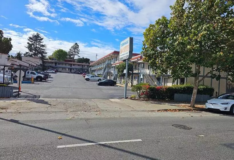 Hotelli Terrace Inn And Suites