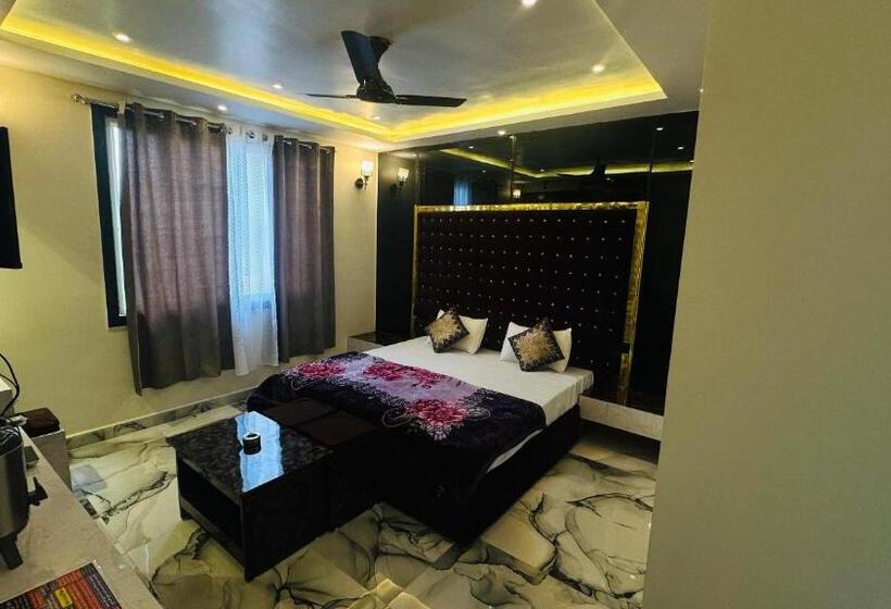 ホテル Weekend Pachmarhi