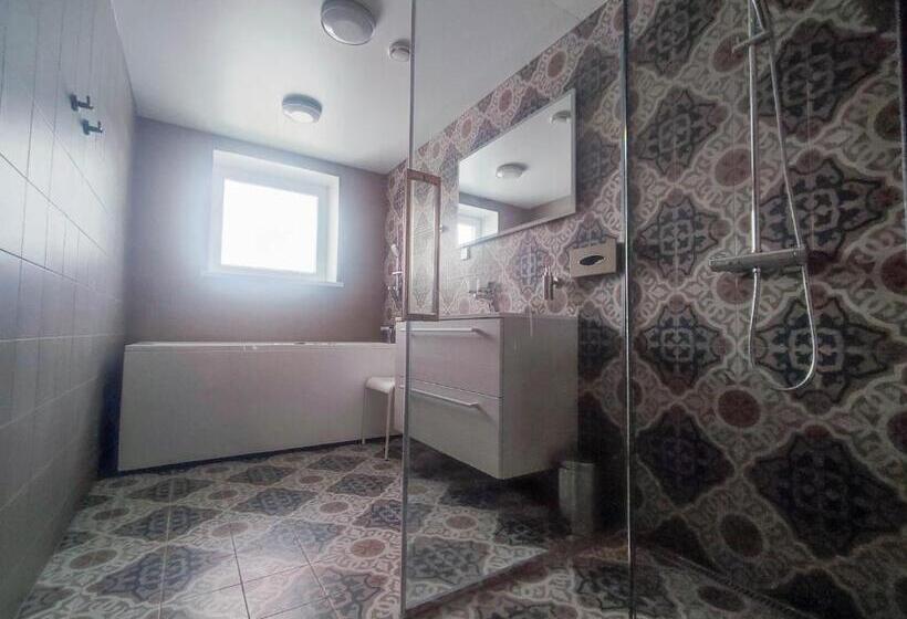 پانسیون Good Mood Guesthouse