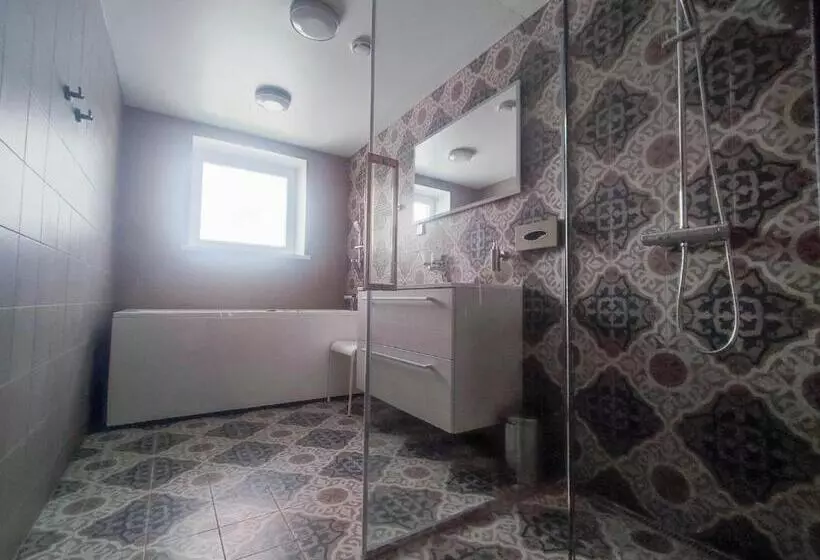 پانسیون Good Mood Guesthouse