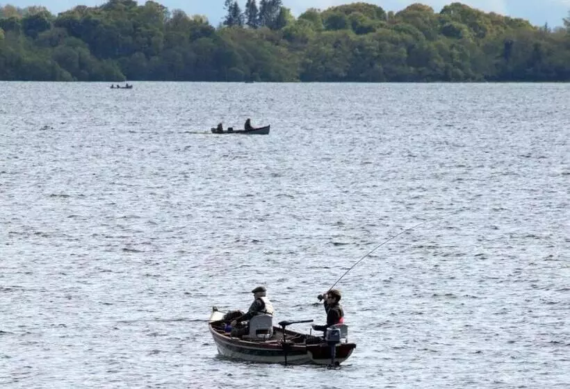 ペンション Holywell Lodge