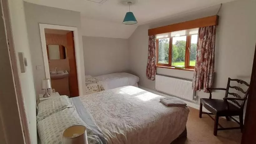 ペンション Holywell Lodge