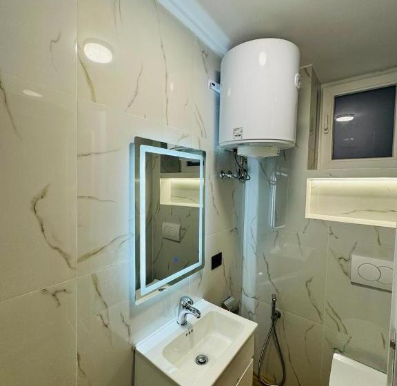 بنسيون Keli’s Apartments