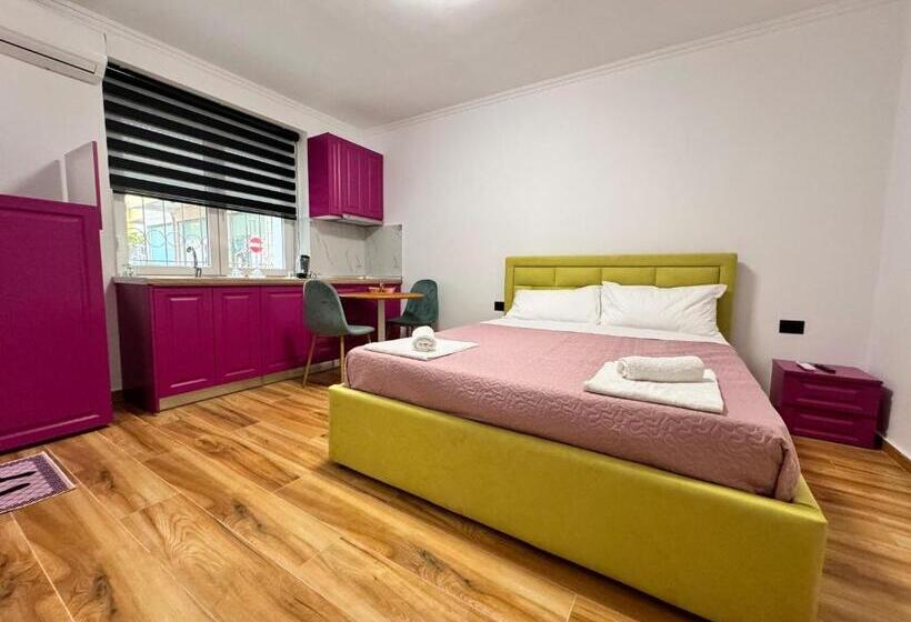 بنسيون Keli’s Apartments