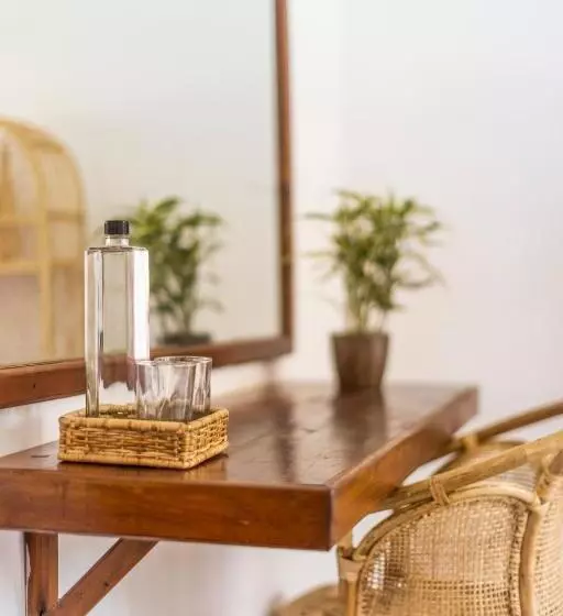 Majatalo Makai Surf House