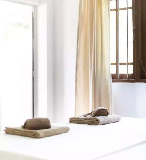 Majatalo Makai Surf House