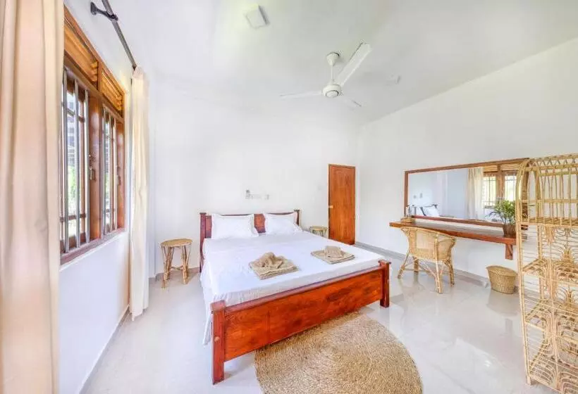 Majatalo Makai Surf House